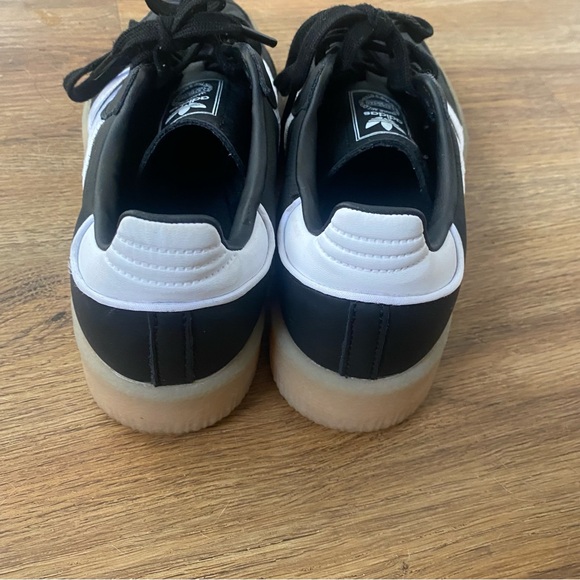 Adidas Sambaes - Picture 3 of 4